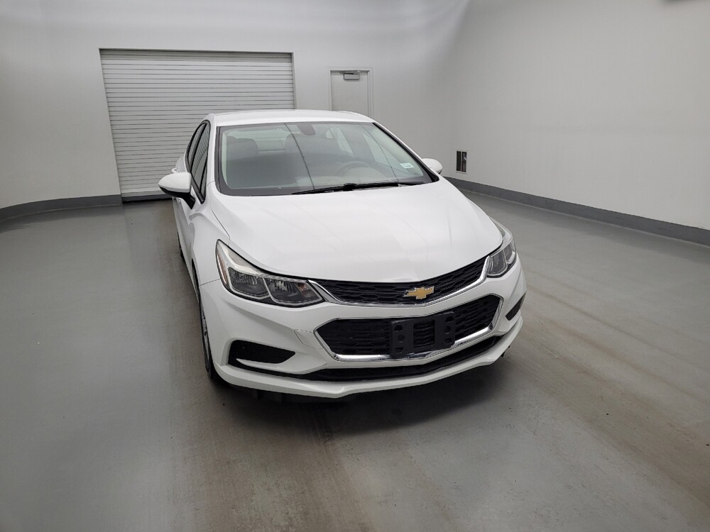 2018 Chevrolet Cruze in Maple Heights, OH 44137 - 18144535 14