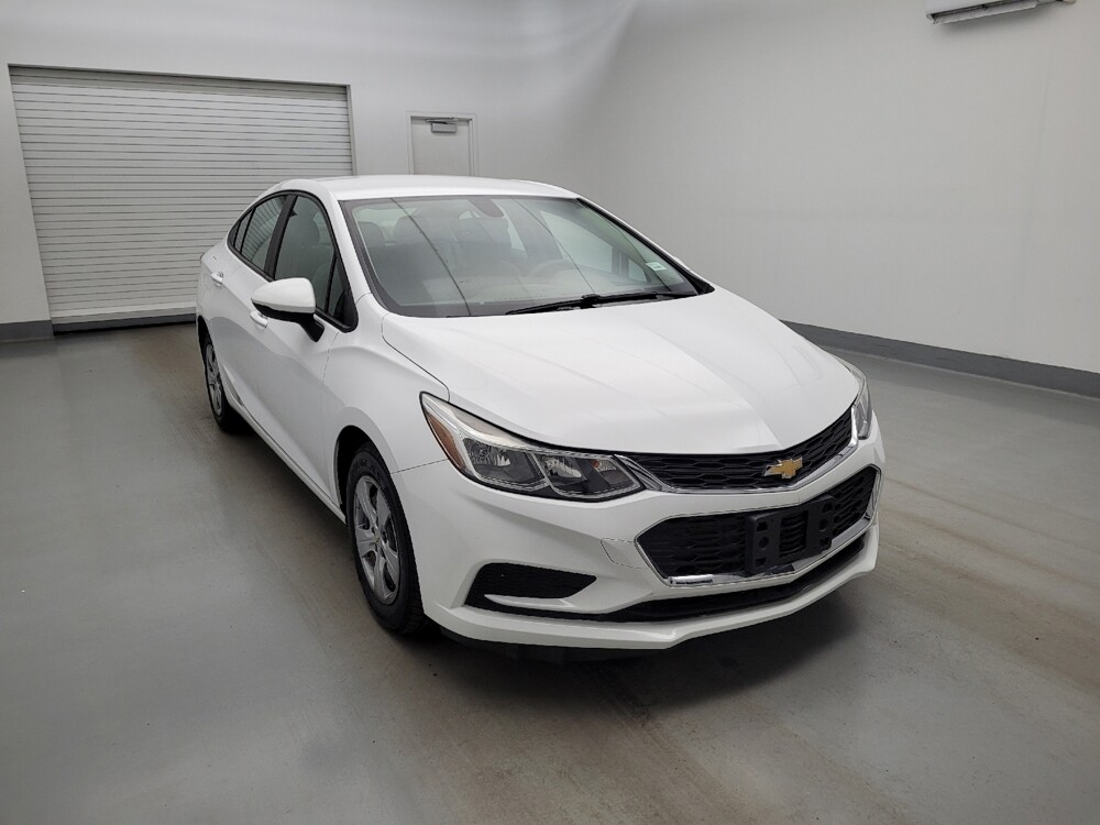 2018 Chevrolet Cruze in Maple Heights, OH 44137 - 18144535 13