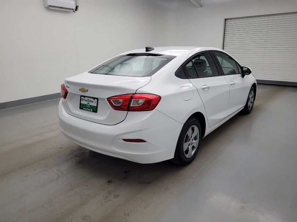 2018 Chevrolet Cruze in Maple Heights, OH 44137 - 18144535 9