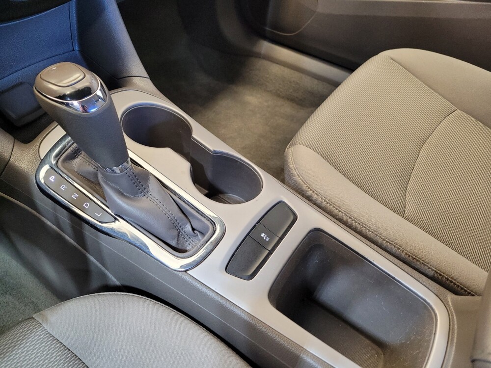 2018 Chevrolet Cruze in Maple Heights, OH 44137 - 18144535 26