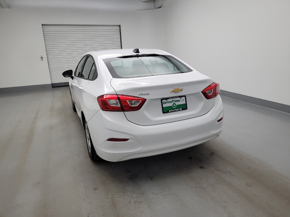 2018 Chevrolet Cruze in Maple Heights, OH 44137 - 18144535 6