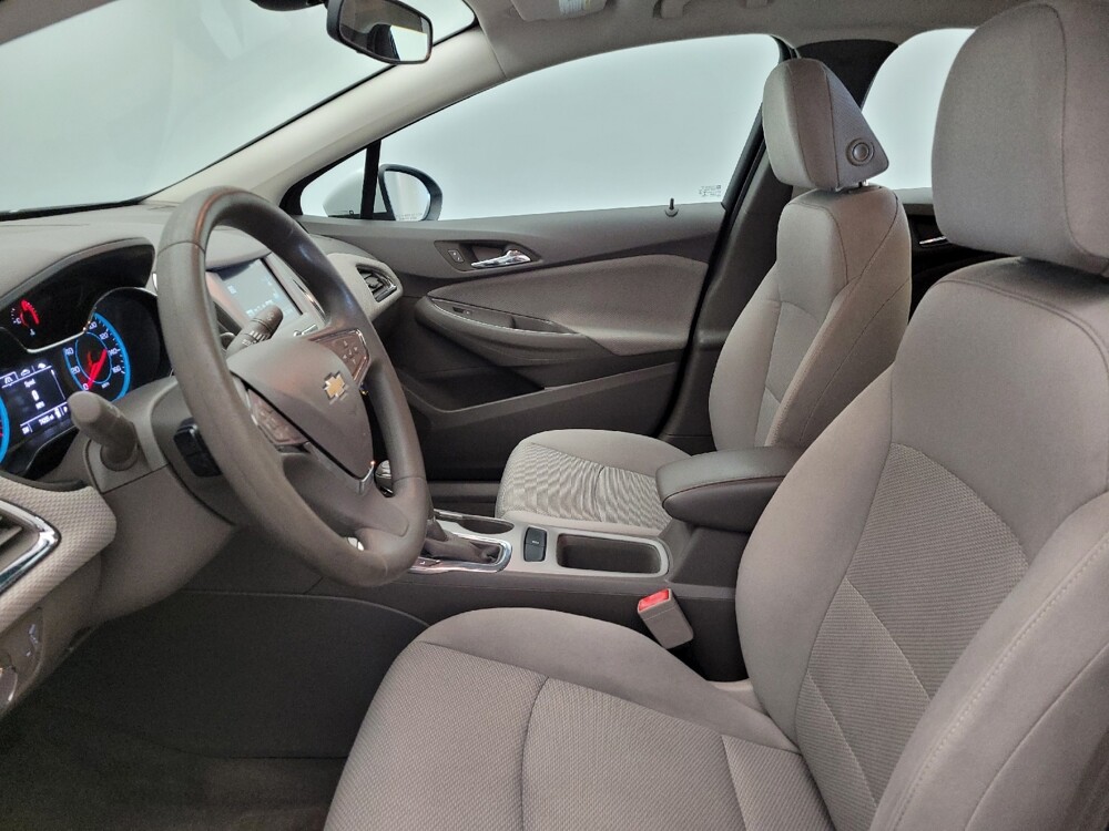2018 Chevrolet Cruze in Maple Heights, OH 44137 - 18144535 17