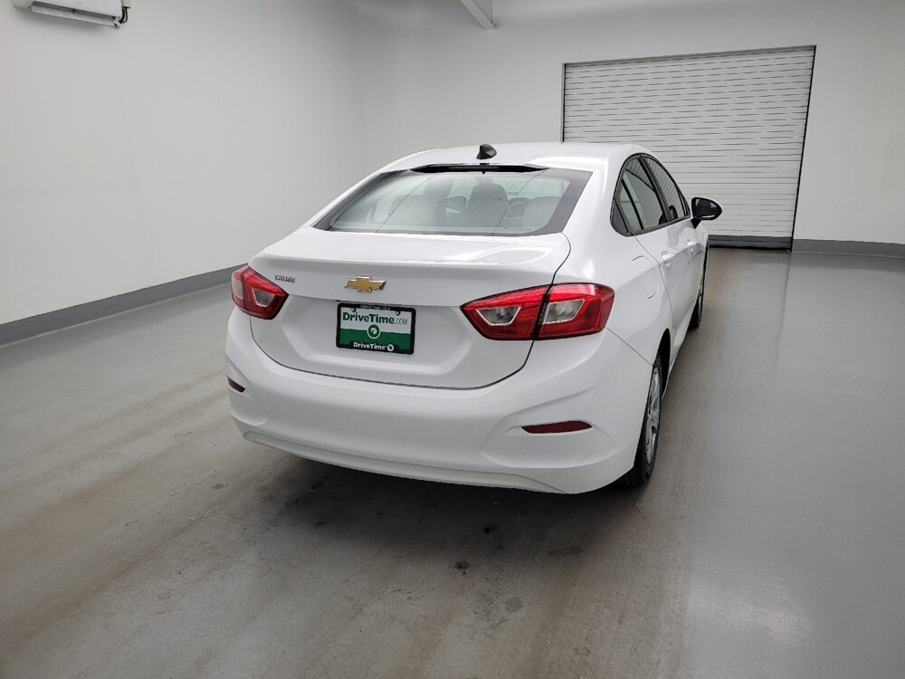 2018 Chevrolet Cruze in Maple Heights, OH 44137 - 18144535 7