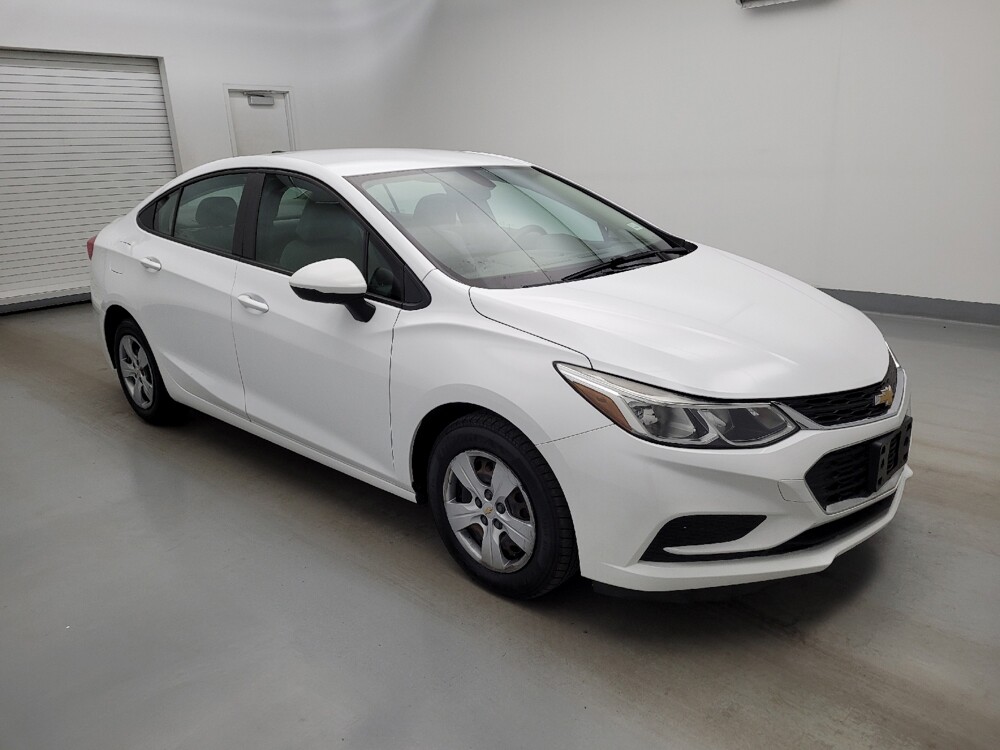 2018 Chevrolet Cruze in Maple Heights, OH 44137 - 18144535 11