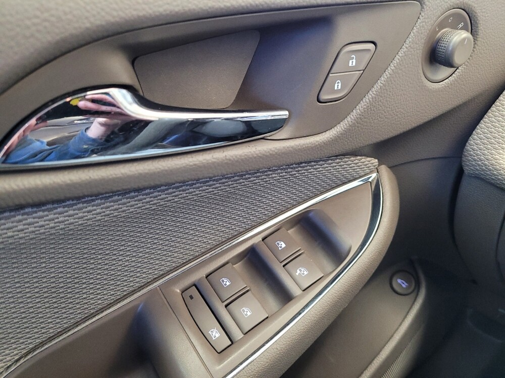 2018 Chevrolet Cruze in Maple Heights, OH 44137 - 18144535 27