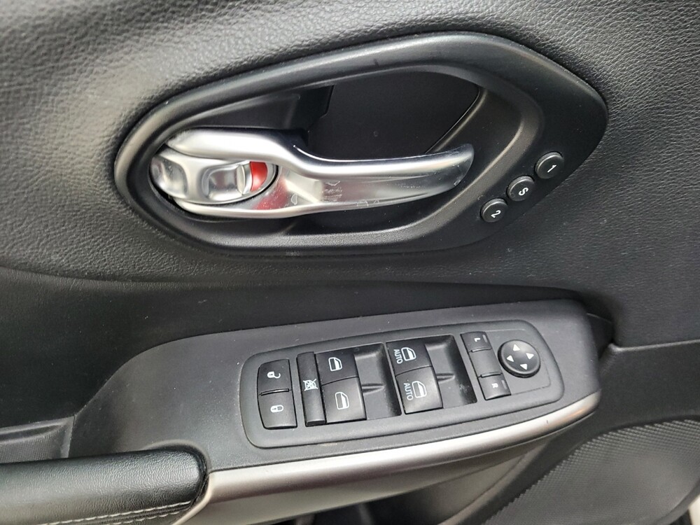 2021 Jeep Cherokee in Allentown, PA 18103 - 18144541 27