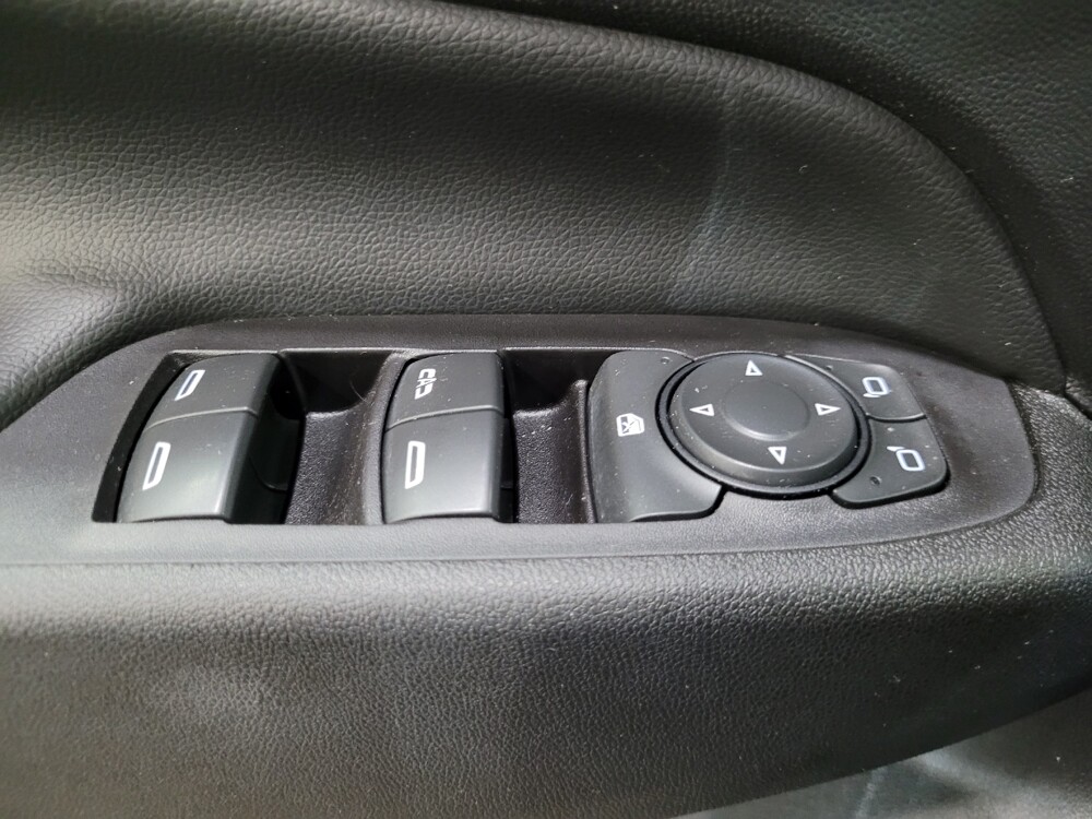 2020 Chevrolet Equinox in Pittsburgh, PA 15237 - 18144549 27