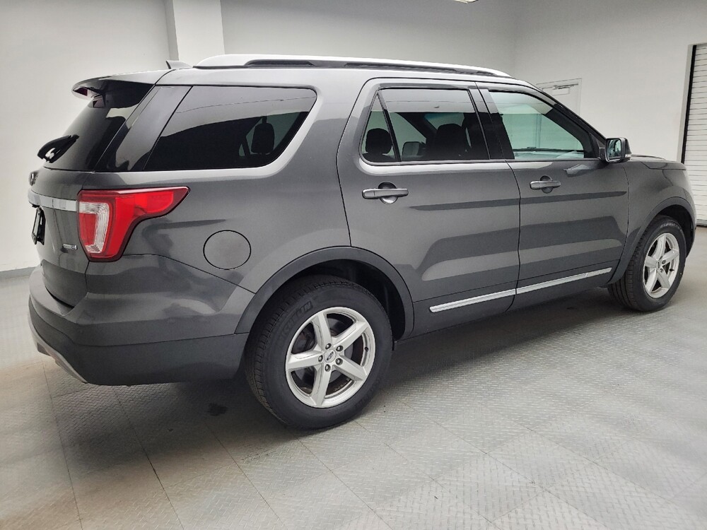 2017 Ford Explorer in Taylor, MI 48180 - 18144572 10