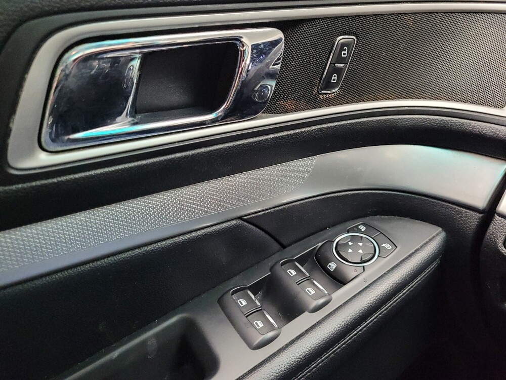 2017 Ford Explorer in Taylor, MI 48180 - 18144572 27