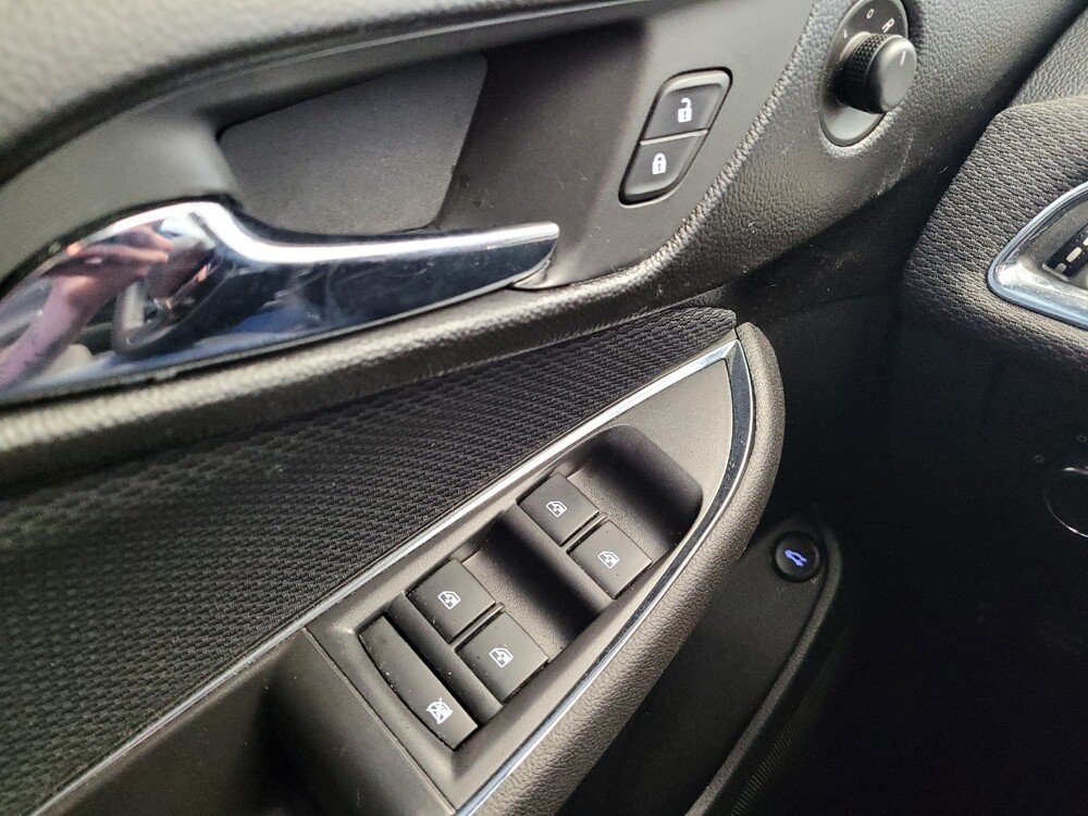 2019 Chevrolet Cruze in Lexington, KY 40509 - 18144579 27