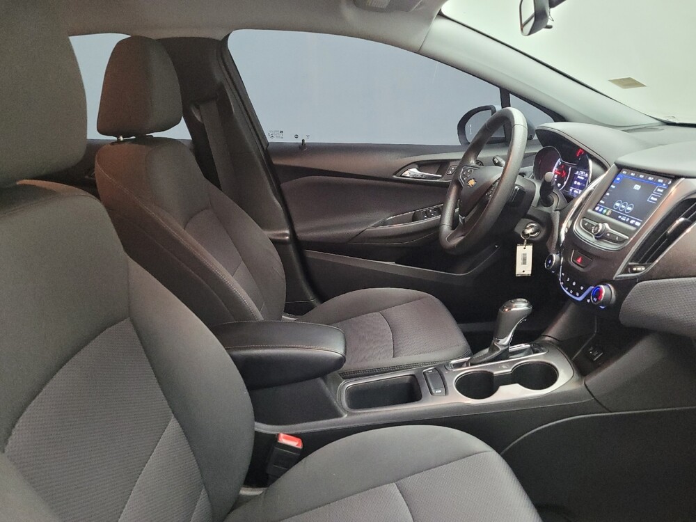 2019 Chevrolet Cruze in Lexington, KY 40509 - 18144579 21