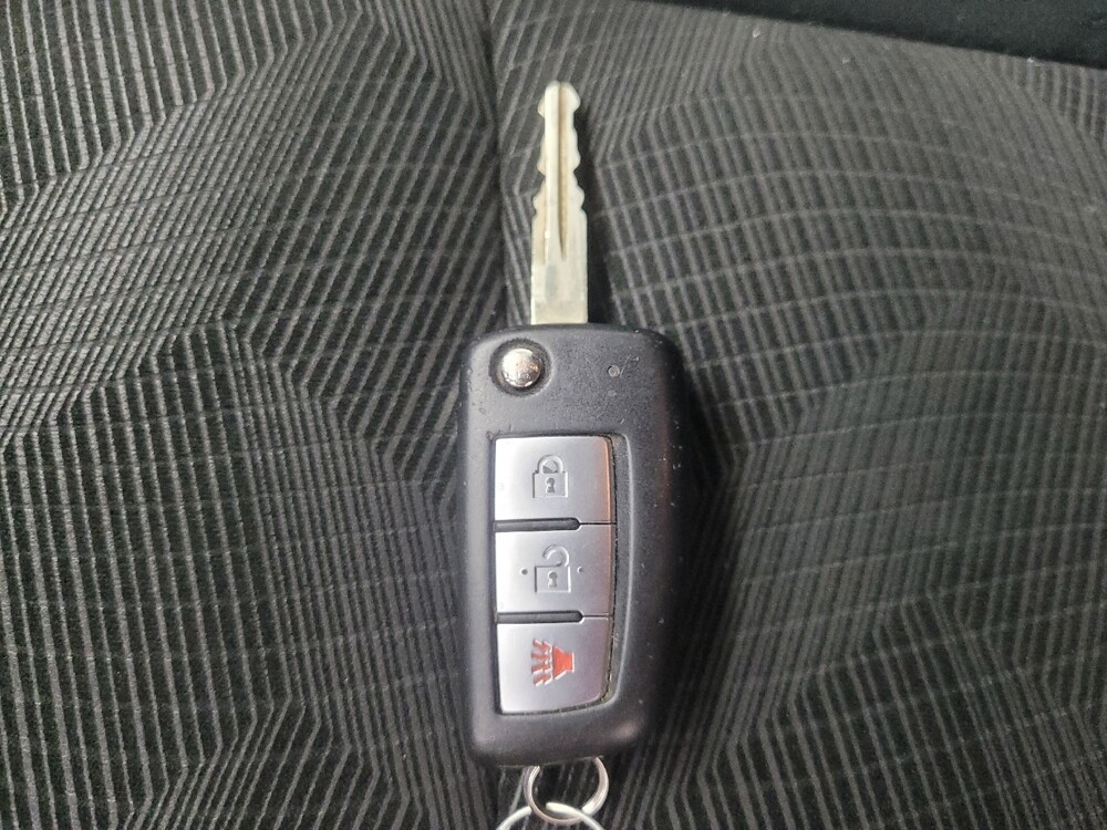 2015 Nissan Rogue in Indianapolis, IN 46222 - 18144580 32