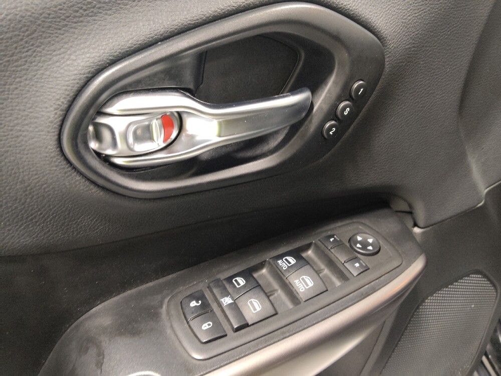 2019 Jeep Cherokee in Columbus, OH 43231 - 18144590 27