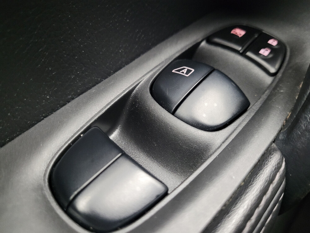 2021 Nissan Rogue Sport in Eastpointe, MI 48021 - 18144595 27