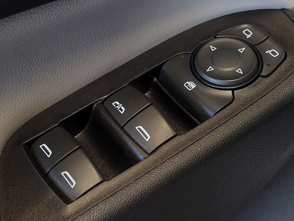 2019 Chevrolet Equinox in Gainesville, FL 32609 - 18144621 27