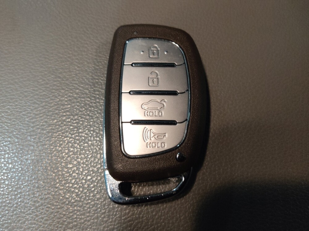 2020 Hyundai Elantra in Orlando, FL 32808 - 18144625 32