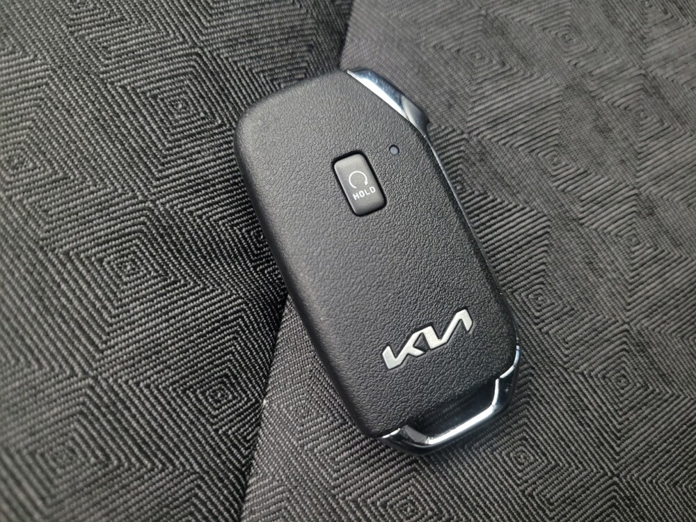2022 Kia Niro in Tucson, AZ 85705 - 18144626 32