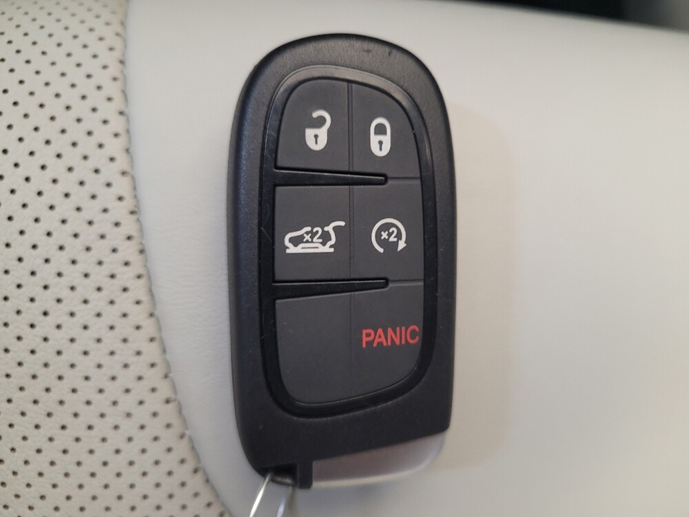 2019 Jeep Cherokee in Toledo, OH 43617 - 18144650 32