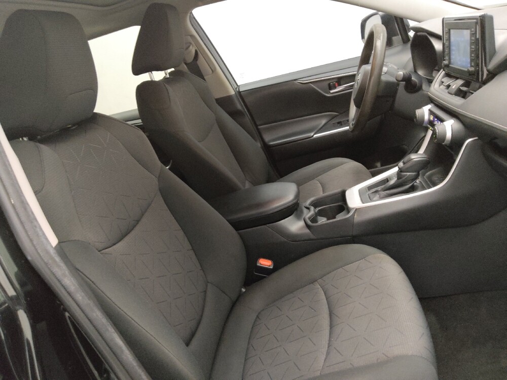 2019 Toyota RAV4 in Morrow, GA 30260 - 18144667 21
