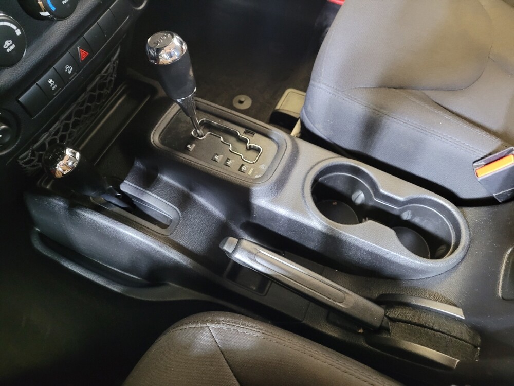 2015 Jeep Wrangler in Toledo, OH 43617 - 18144671 26
