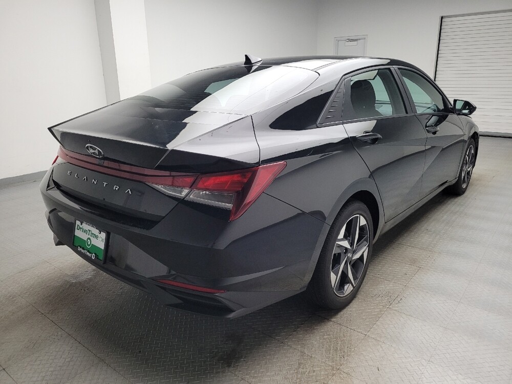 2023 Hyundai Elantra in Taylor, MI 48180 - 18144687 9