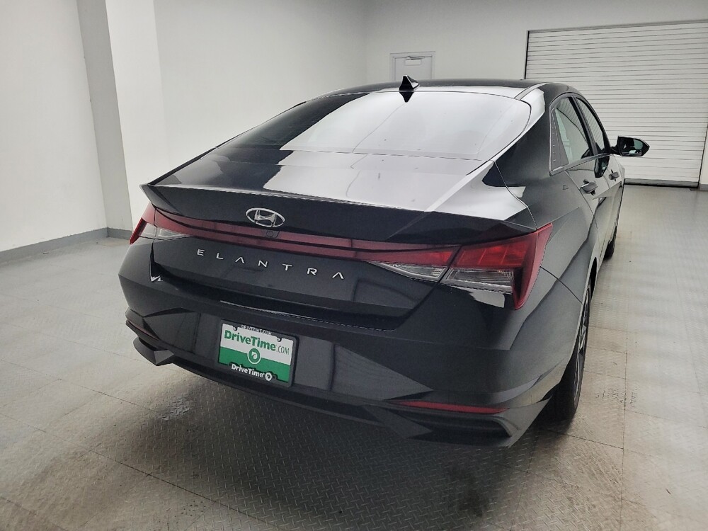 2023 Hyundai Elantra in Taylor, MI 48180 - 18144687 7