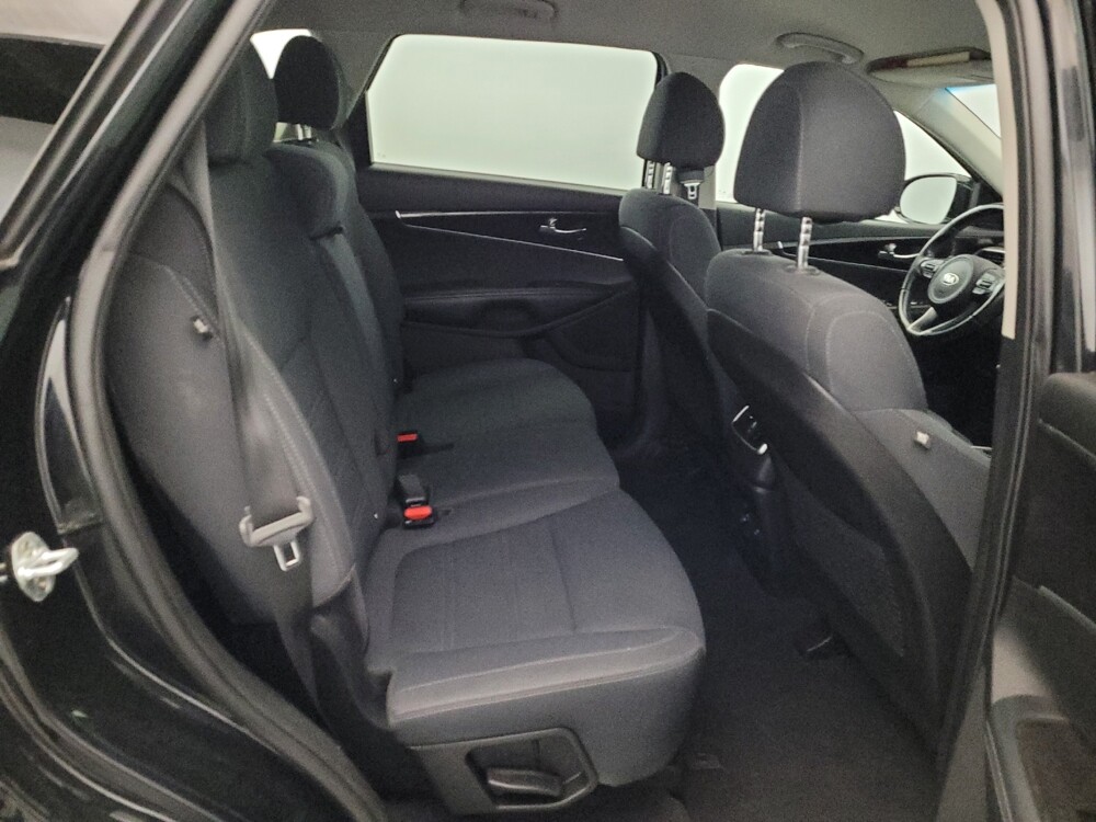 2018 Kia Sorento in Pittsburgh, PA 15236 - 18144697 19