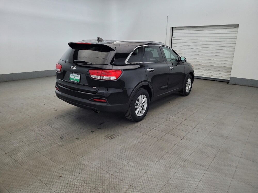 2018 Kia Sorento in Pittsburgh, PA 15236 - 18144697 9