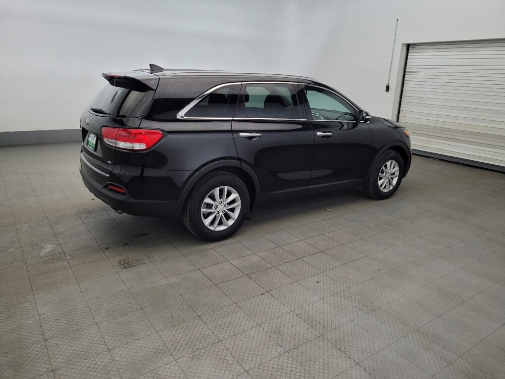 2018 Kia Sorento in Pittsburgh, PA 15236 - 18144697 10
