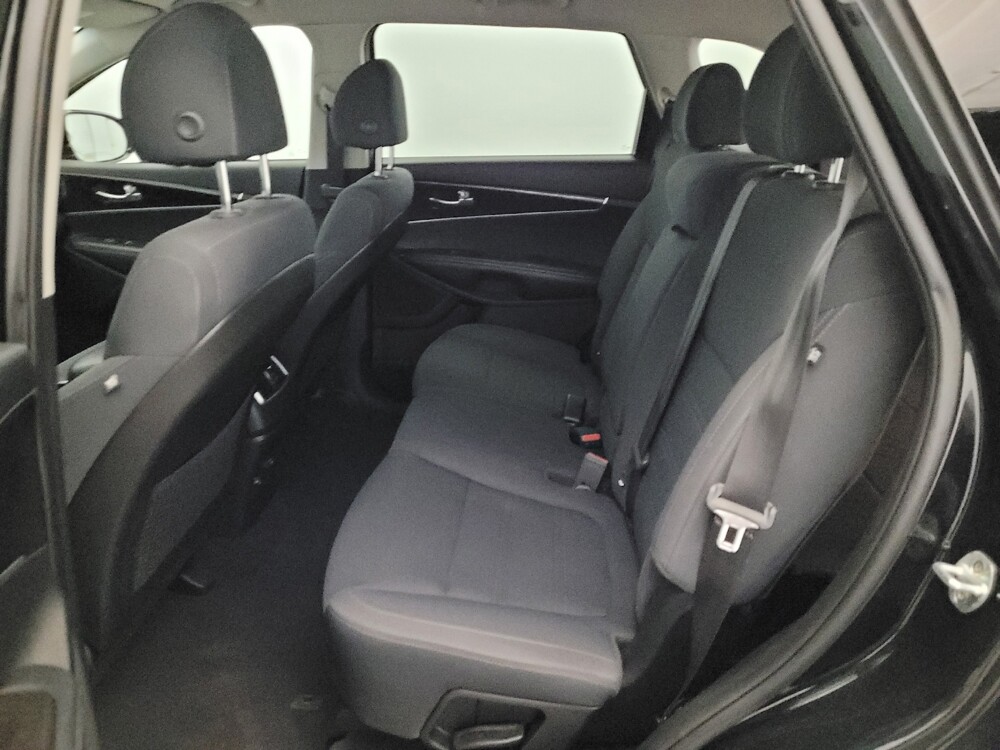 2018 Kia Sorento in Pittsburgh, PA 15236 - 18144697 18