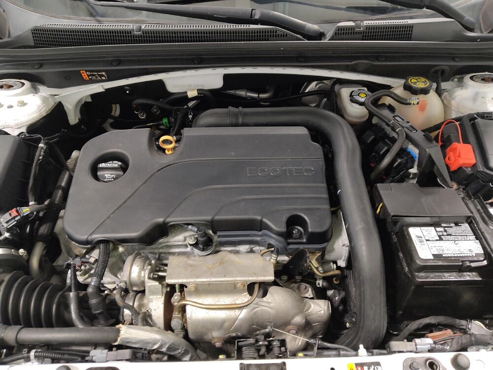 2019 Chevrolet Malibu in Columbus, OH 43231 - 18144739 30