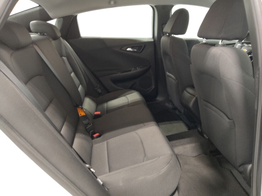 2019 Chevrolet Malibu in Columbus, OH 43231 - 18144739 19