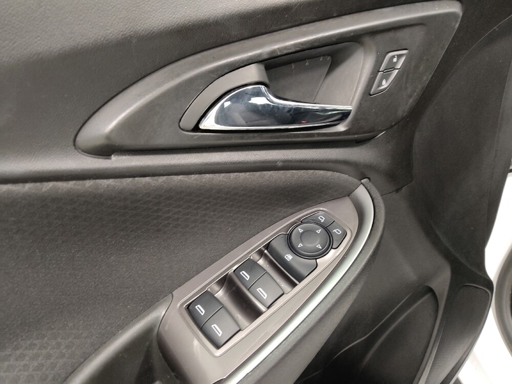 2019 Chevrolet Malibu in Columbus, OH 43231 - 18144739 27