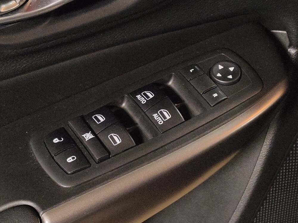 2019 Jeep Cherokee in West Palm Beach, FL 33409 - 18144751 27