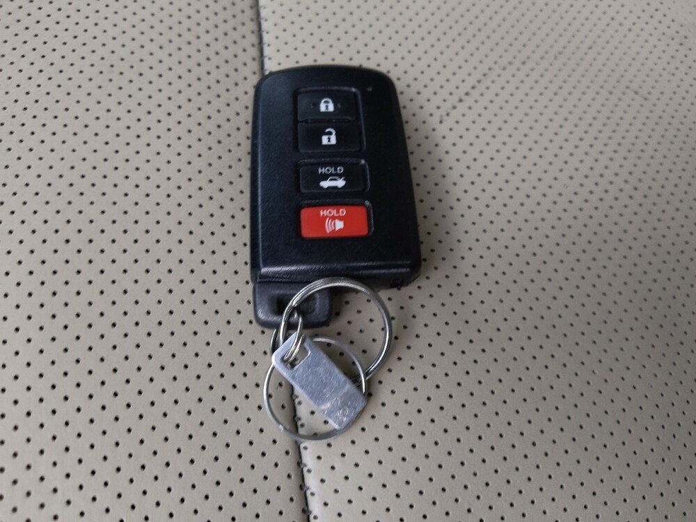 2015 Toyota Avalon in Gladstone, MO 64118 - 18144753 32