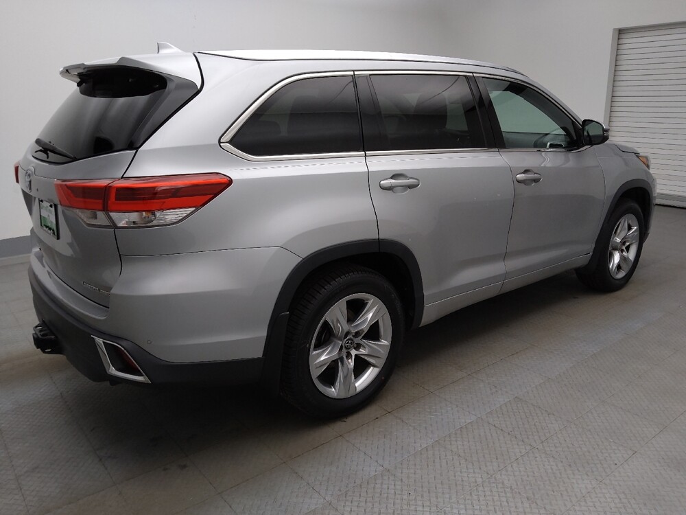 2018 Toyota Highlander in Lakewood, CO 80215 - 18144755 10