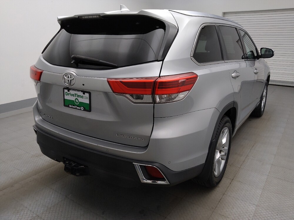 2018 Toyota Highlander in Lakewood, CO 80215 - 18144755 9