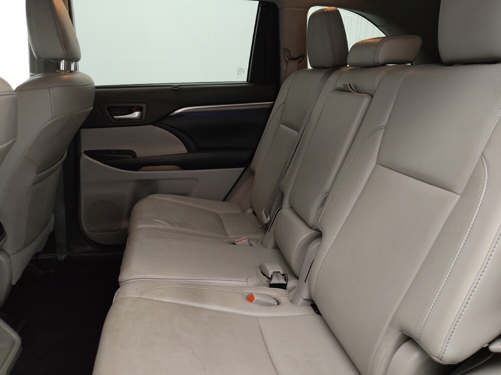 2018 Toyota Highlander in Lakewood, CO 80215 - 18144755 18