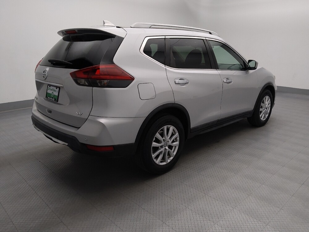 2020 Nissan Rogue in Gladstone, MO 64118 - 18144765 10