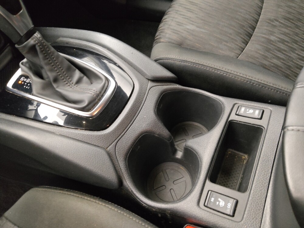 2020 Nissan Rogue in Gladstone, MO 64118 - 18144765 26