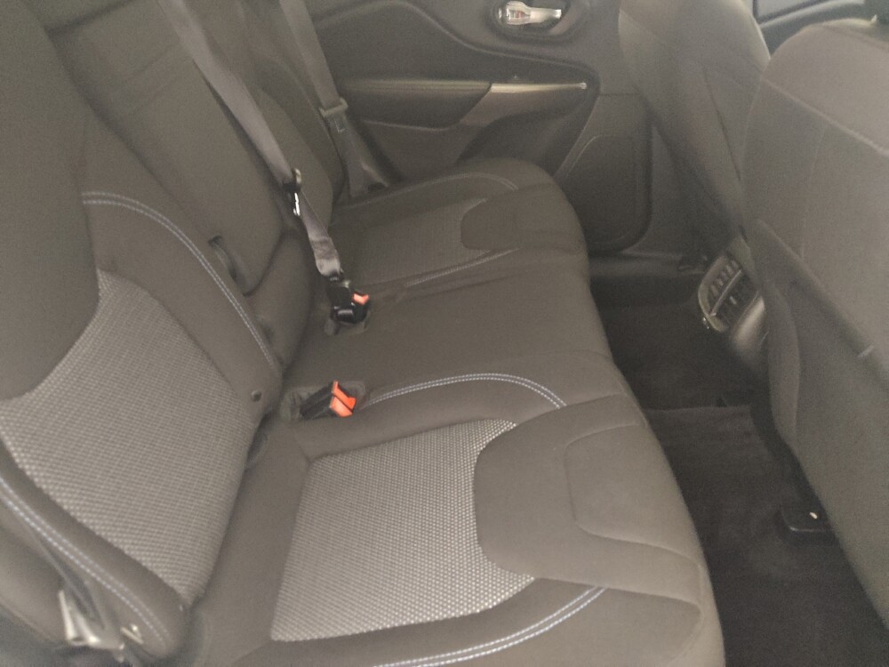 2019 Jeep Cherokee in Tallahassee, FL 32304 - 18144818 19