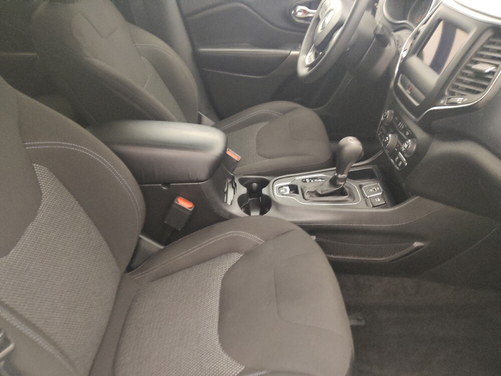 2019 Jeep Cherokee in Tallahassee, FL 32304 - 18144818 21