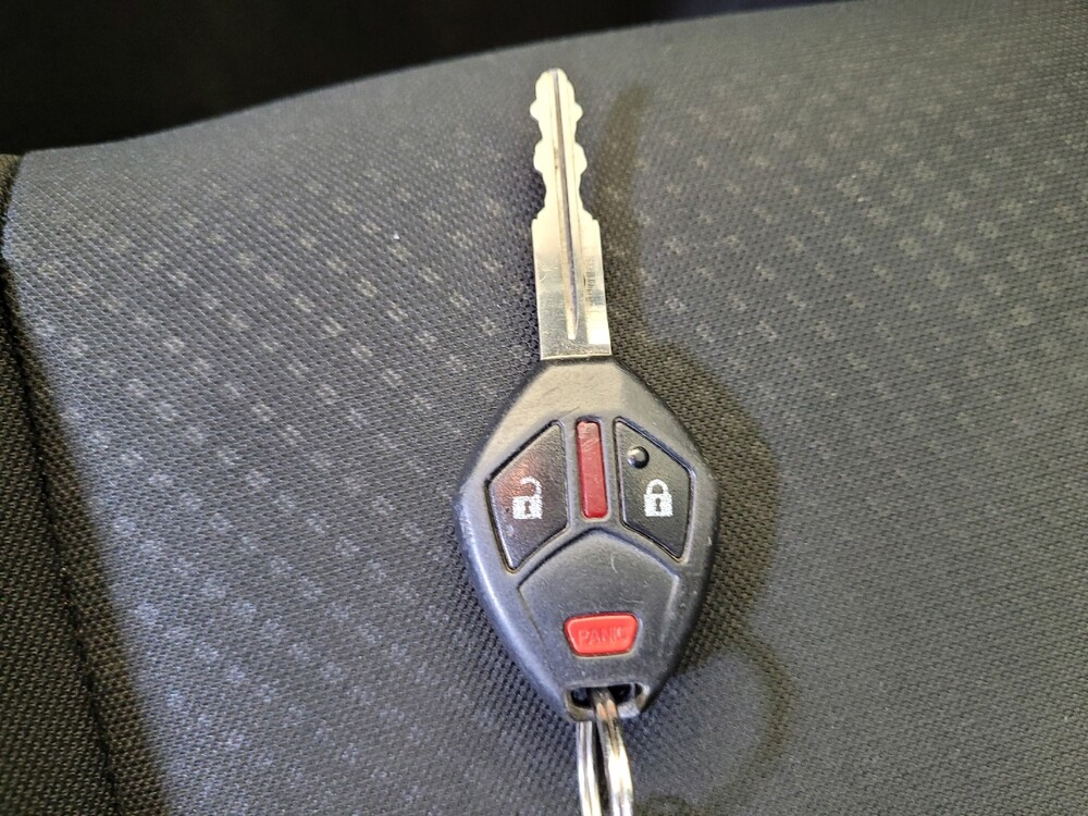 2015 Mitsubishi Outlander Sport in Maple Heights, OH 44137 - 18144819 32