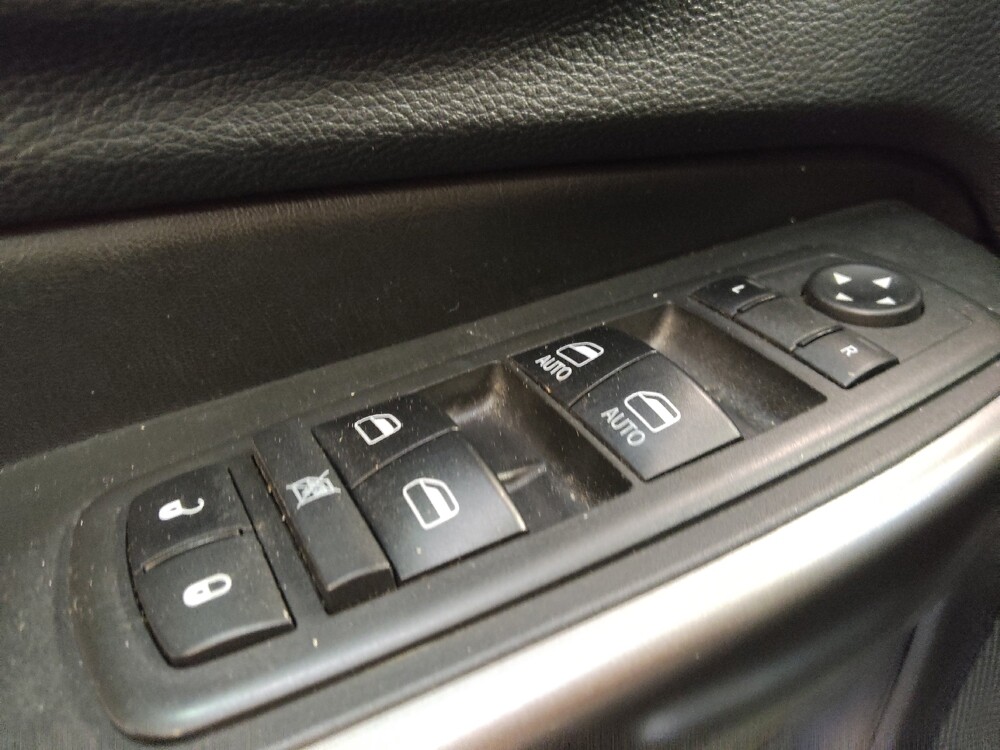 2019 Jeep Cherokee in Greenville, NC 27834 - 18144824 27