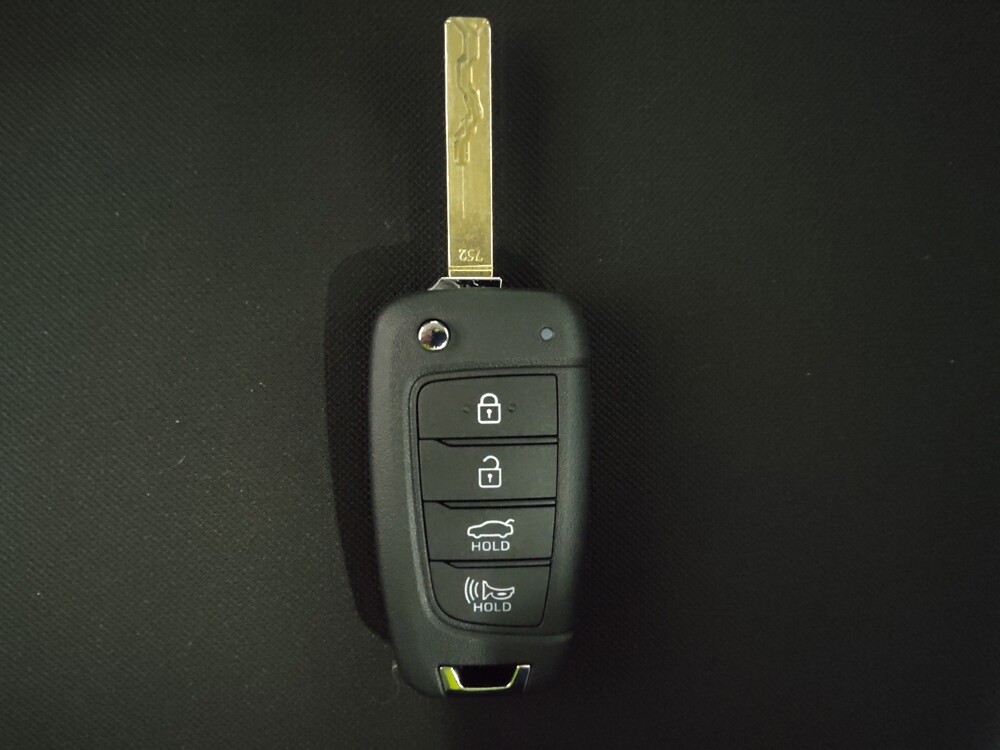 2024 Hyundai Elantra in Columbus, OH 43228 - 18144830 32