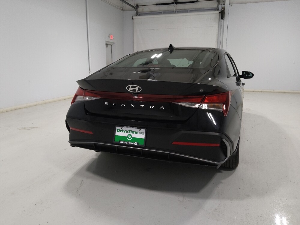 2024 Hyundai Elantra in Columbus, OH 43228 - 18144830 7