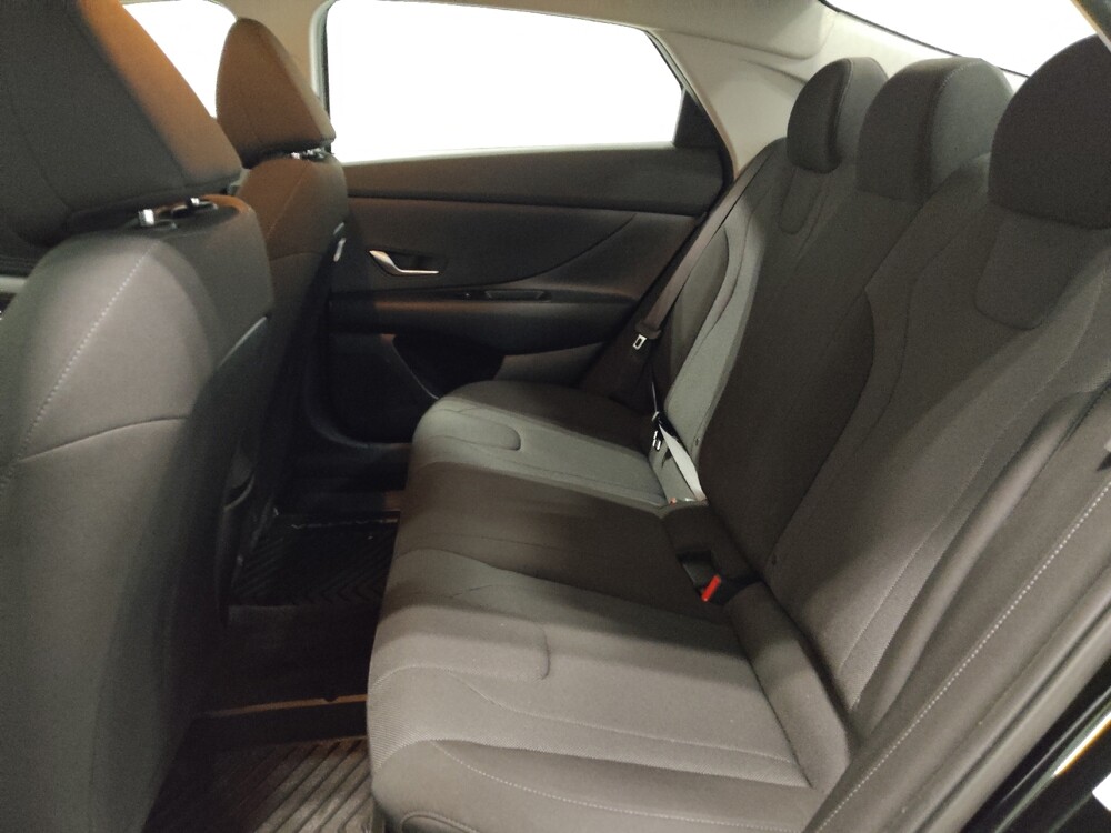 2024 Hyundai Elantra in Columbus, OH 43228 - 18144830 18