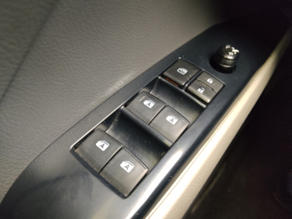 2018 Toyota Camry in Springfield, MO 65807 - 18144845 27