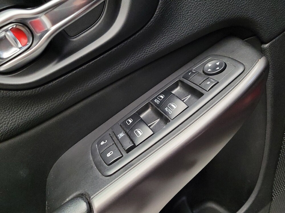 2019 Jeep Cherokee in Downey, CA 90241 - 18144863 27