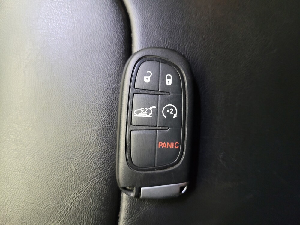 2019 Jeep Cherokee in Downey, CA 90241 - 18144863 32